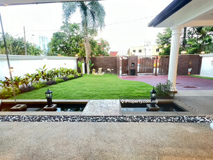 Newly renovated bungalow with spacious garden and pool for rent