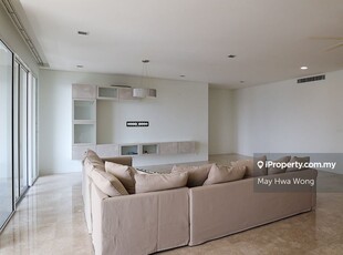 Spacious and bright 3 bedroom unit with big living and dining area