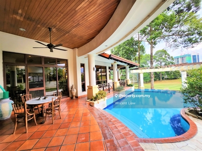 2.5 Storey Bungalow with Golf View & Pool