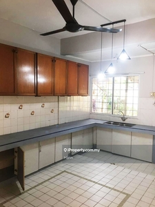 Clean and Tidy 2 Storey House Sri Damansara House For Rent
