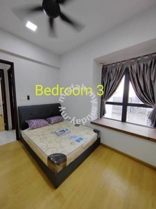 Move In Condition Room With Queensize Bed Town Area Royal Strand