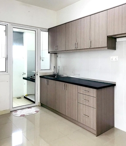 Lower Floor Scenaria North Kiara Condominium for rent Partly furnished 2 carpark Segambut Sri sinar