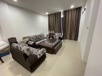 Brand new 5 bedroom unit at 72 Residence Jalan Song