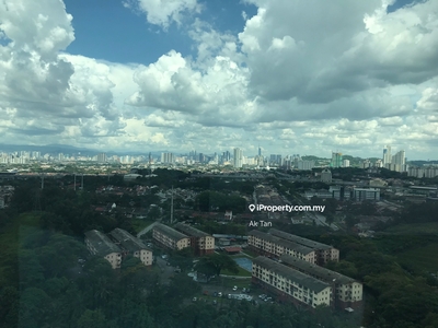Duplex Condo with KLCC view for sale at rm 915k