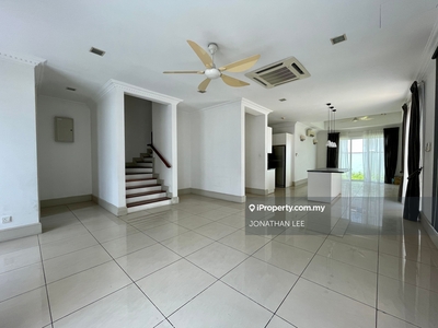 Partly furnished 3.5 storey 5-bedroom semi-D with English architecture