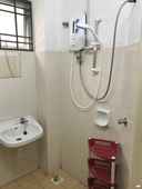 Limited Single Air-Condition Room at Damansara Utama, Petaling Jaya with High Speed Wi-FI ?