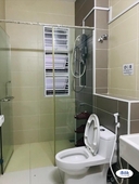 Zero Deposit ? Middle Room at SS14, Subang Jaya Attached Bathroom ??
