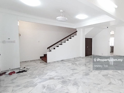 2-sty Usj9 house for Sale! Newly renovated, Painted, Move in condition