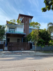 3 storey Bungalow house with lift @ Renovated