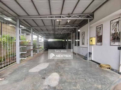 Detached warehouse Kuching for sales