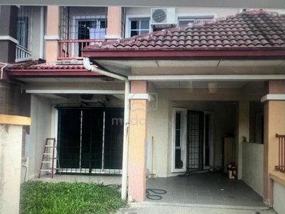 Double storey Bukit Saujana house for immediate occupation
