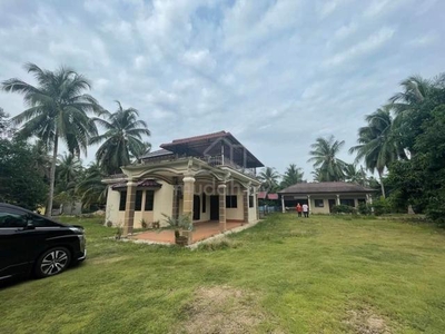 [FREEHOLD] Tanah 41120Sq.ft berserta Rumah Banglo di Sungai Rambai