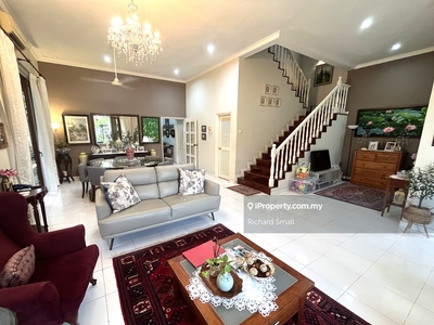 Lovely renovated home with superb garden