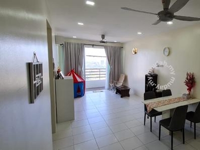 Luxurious 3-Bedroom Sea View Apartment in Palma Laguna, Penang