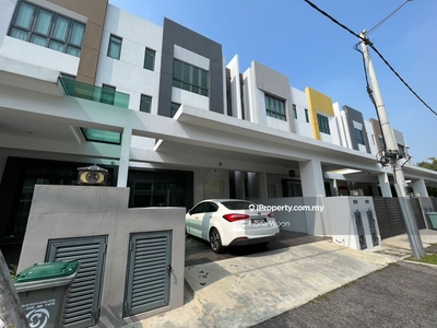 New Gated Guarded Freehold 8 Residence 2.5 Storey Super Link
