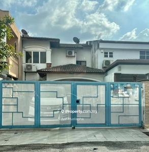 Non bumi unit. 21 x 70! Lease 80 years left. View to offer!