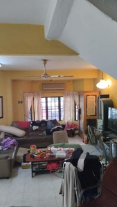 Partially furnished 1.5 storey terrace for sale at Taman Mayang