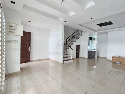 Taman Aston Indah, 3-Storey Terrace Intermediate Unit for Sale