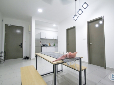 【Luxury Unit @ Seri Kembangan】 Balcony Room Fully Furnished #AST