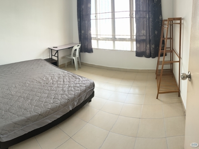 Middle room behind Aeon Kepong ShoppingCentre
