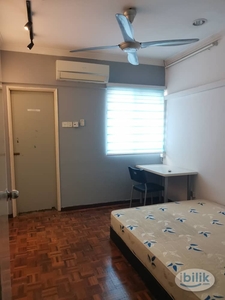 Middle Room Sharing Attached Bathroom @ PJS9 Sunway
