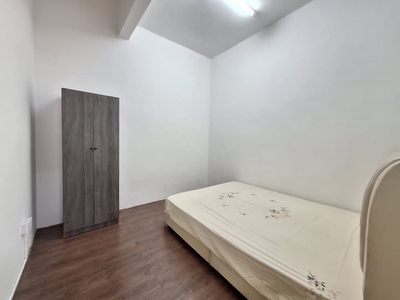 Bukit indah room rent Rm650