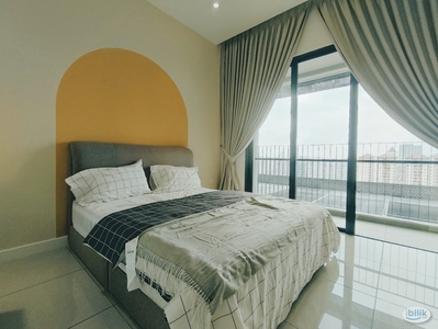 Mix Gender Couple Balcony Room at Unio Residence, Kepong