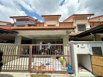 SEMI FURNISHED Double Storey Terrace House at Bandar Nusaputra Puchong Near to Cyberjaya For Rent