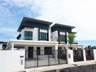 Seremban【Salary 4K Can Approved】 50x100 Semi D Double Storey Concept Freehold！