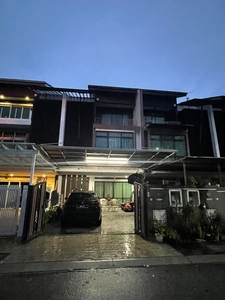Three Storey House in Prima Selayang