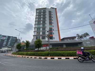 [VIEW FEDERAL HIGHWAY| LOWER FLOOR] Serviced Suites Apartment Seksyen 51A Petaling Jaya