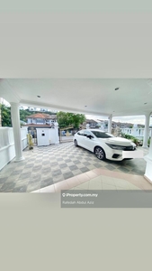 Corner & Fully Extend. Serious buyer? Lets view. Suitable, can booked!