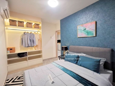 Most Convenient Freehold Condo, just Next to MRT & LRT Station!!