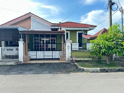Nice Corner Lot House In Pokok Sena