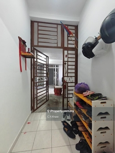 Nusa perdana apartment Corner Lot, Middle floor, Built up 1000 sqft