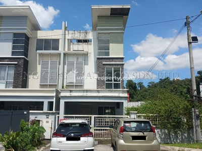 Terrace House For Auction at Taman Sri Putra