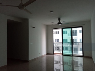 The Henge for rent/basic furnished/near by mrt