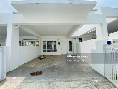Tiara Sendayan 2-Storey Intermediate House for rent