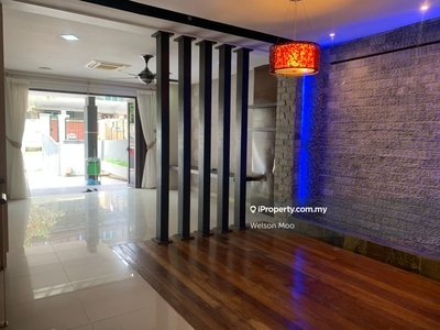 2.5 storey superlink @ Freehold @ Fully renovated with Id design