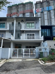 3 storey Terrace @ Freehold @ Infront many parking space