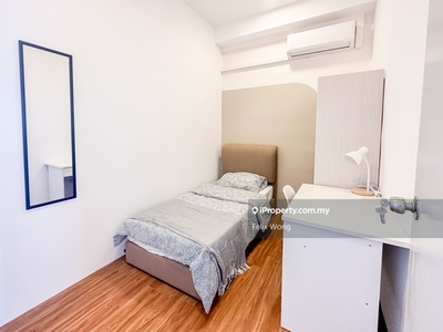 Armani Soho Single Room For Rent