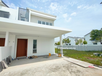 Lmited Cny Package Corner Lot with Cashback!! Ready to Move in