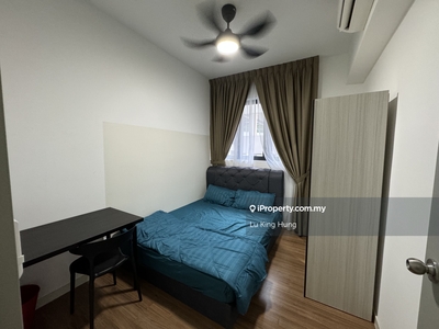 M Vertica Medium room near Mrt, Sunway Velocity, Aeon Maluri for rent