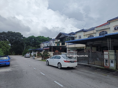 Taman Pulai Utama Double storey house for rent Near Taman Universiti