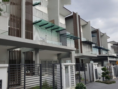 3 Storey Superlink House, Freehold, Brand new