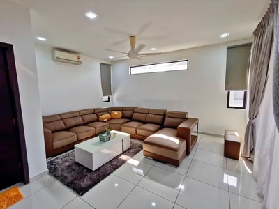Horizon Hills 38x80 2.5 Storey Cluster Renovated And Fully Furnished