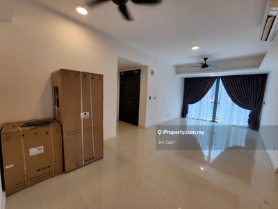 Low floor unit suitable for own stay and investment