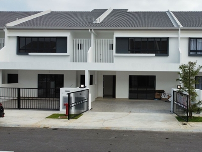 Rumah Sewa Sejati Lakeside Cyberjaya 2 Storey Terraced House Brand New