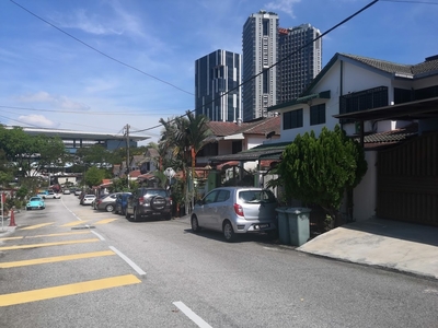 Taman Gemilang, Freehold, short walk to Mrt and Leisure mall