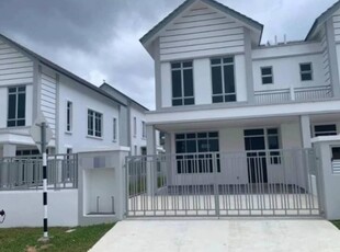 Bandar baru kangkar pulai Double Storey Intermediate lot house For Rent RM1800 !! Land area 22ft x 70ft ! Build Up Area 1800 sq ft,